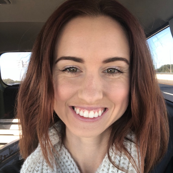 Meet your Posher, Caitlin - Picture 1 of 1